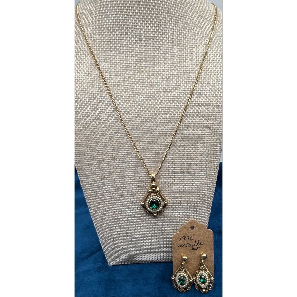 VTG Avon "Versailles" 1976 Necklace & Earrings Set Faux Pearl & Emerald
